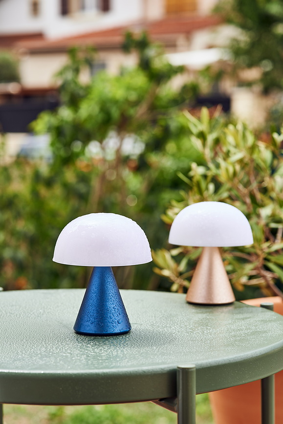 Mina M Lampa LED tamnozelena