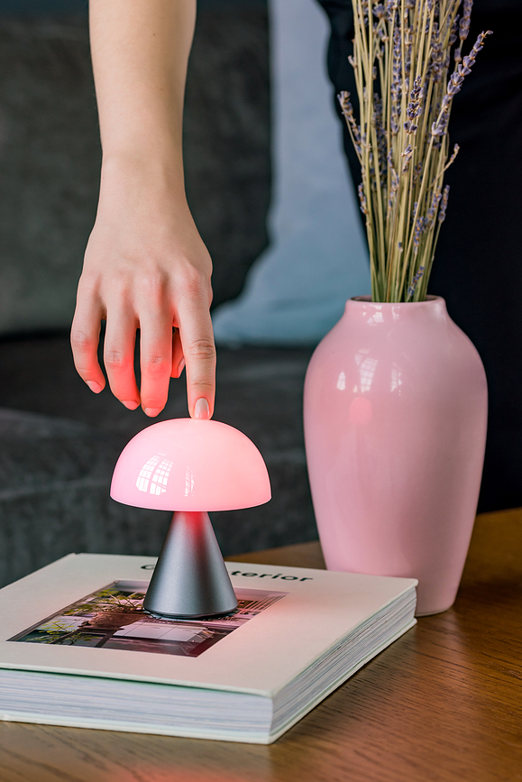 Mina M Lampa LED tamnozelena