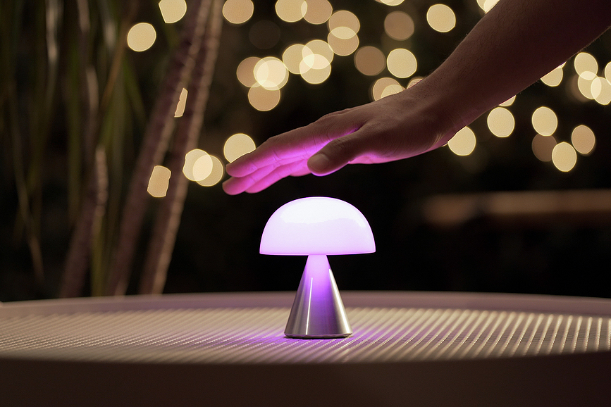 Mina M Lampa LED tamnozelena