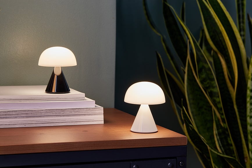 Mina Lampe LED mini, noire, brillante, en plastique