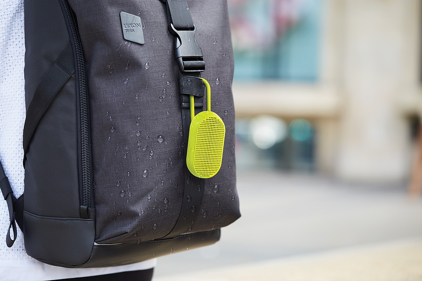 Mino T Zvočnik vodoodporen, s kavljem in stojalom, rumen