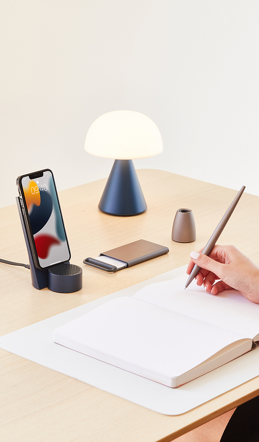 Nomaday Vizitnik, temno moder