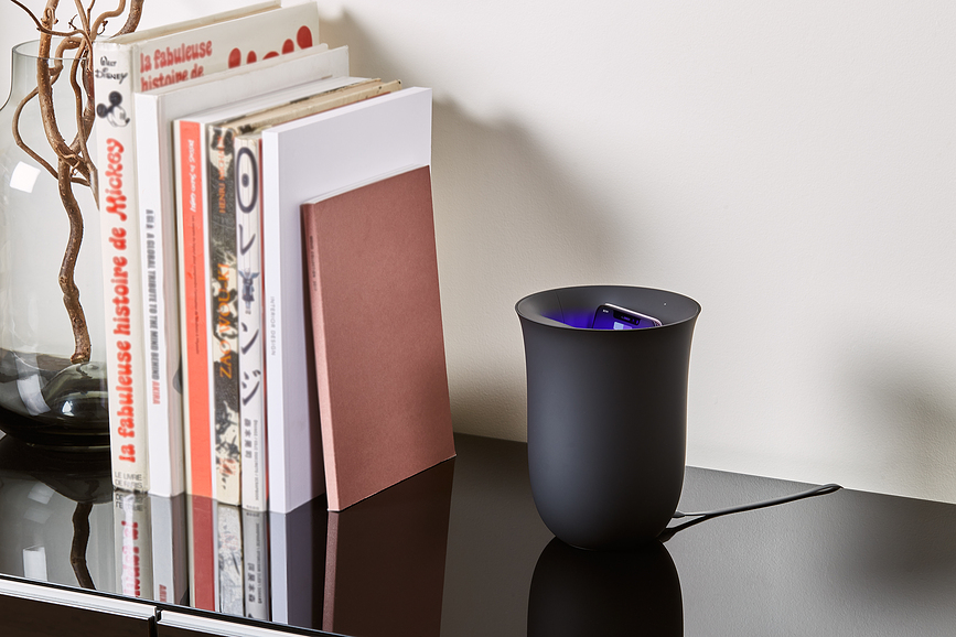 Oblio Brezžični polnilnik z UV razkuževalnikom, mornarsko moder