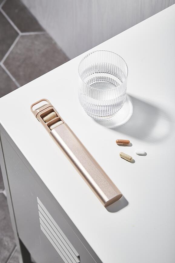 Pastillero Nomaday, dorado