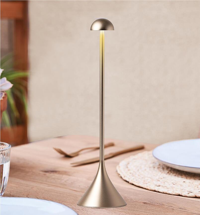 Steli Dome Lampe de Table, dorée