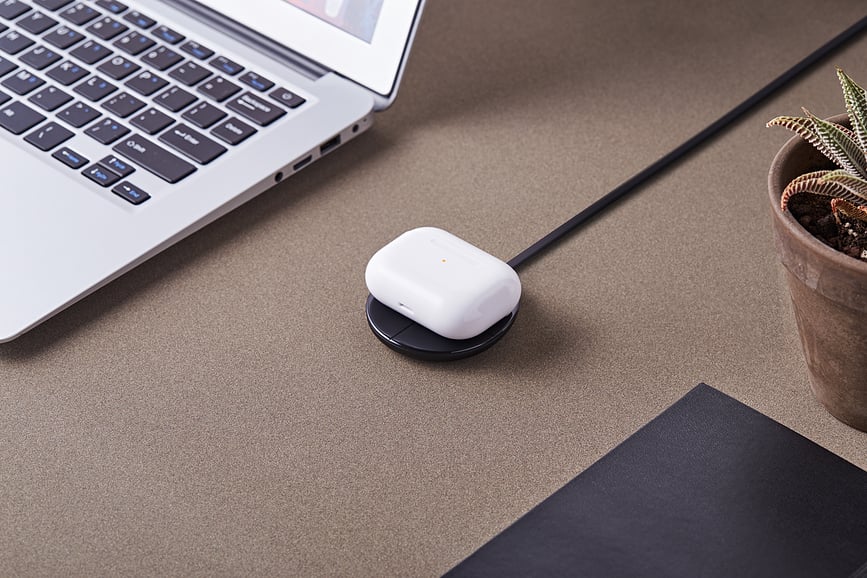 Uno Mini Punjač bežični crni