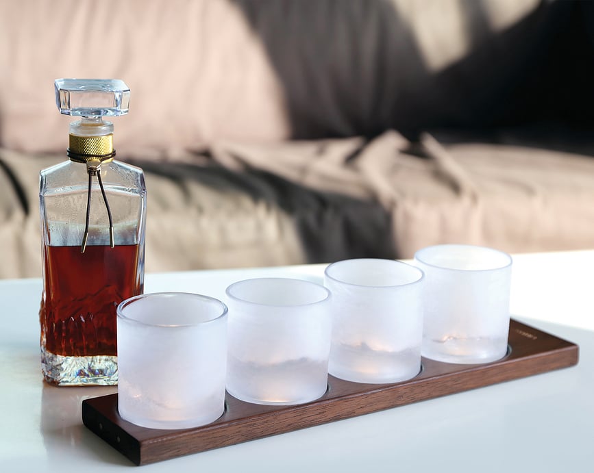 Decantador para whisky The American Peaks, con 4 vasos, Set de 5 piezas