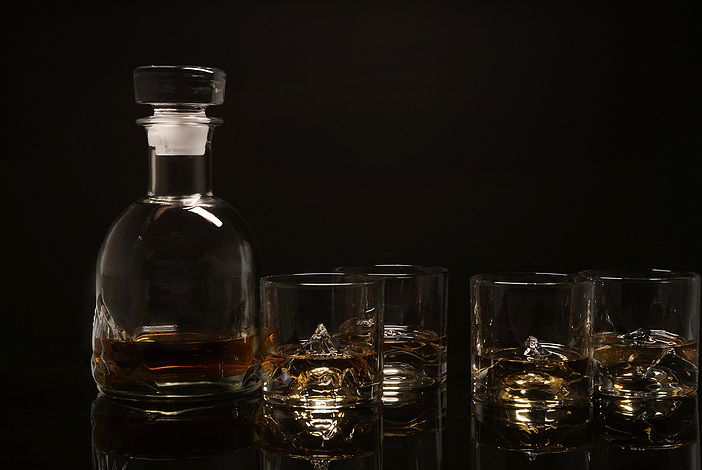 Karafka do whisky The Peaks ze szklankami 5 el.