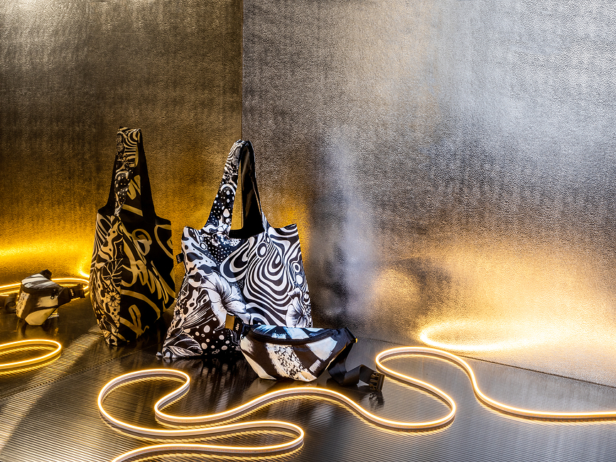 Bolsa LOQI Stephen Cheetham Cats, de material reciclado