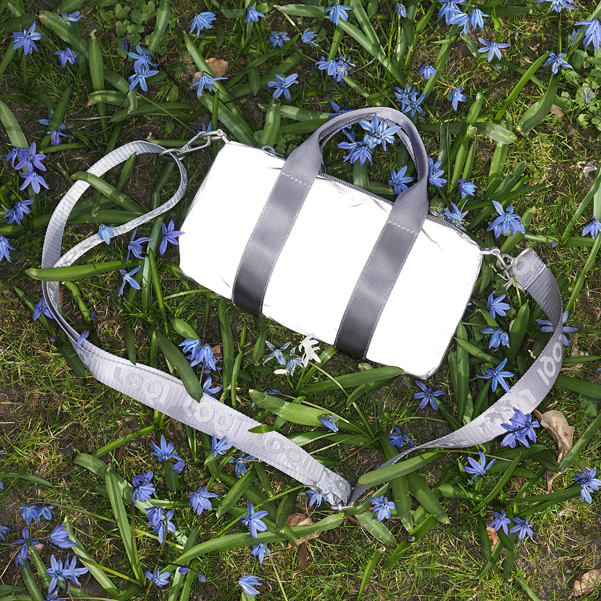 Bolsa de Viaje LOQI Artist Weekender Reflective, talla S, plateada