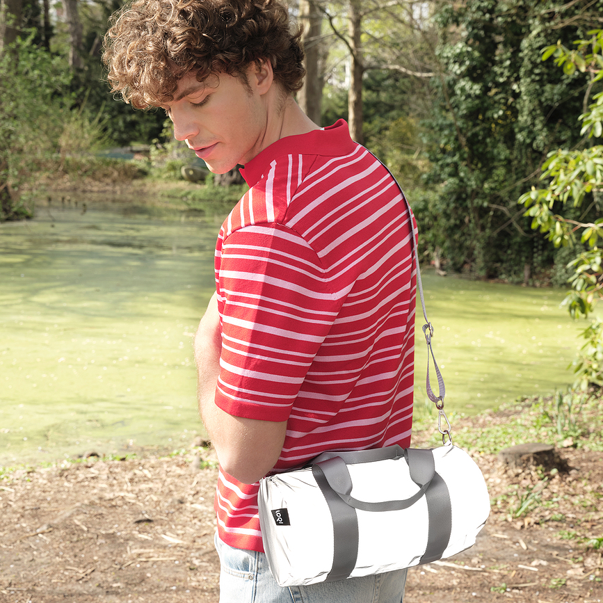 Bolsa de Viaje LOQI Artist Weekender Reflective, talla S, plateada