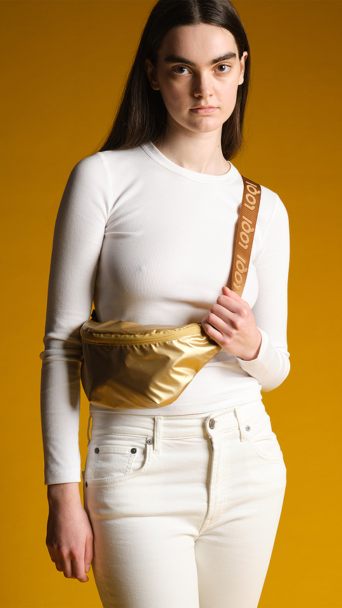 Pochette métallique, dorée