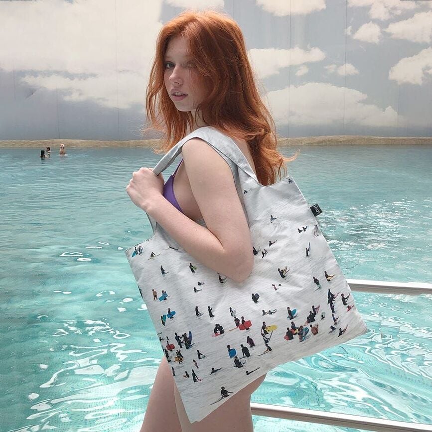 LOQI Museum Τσάντα, Rachel Ruysch Νεκρή Φύση με Λουλούδια σε Μαρμάρινη Επιφάνεια, ανακυκλωμένη