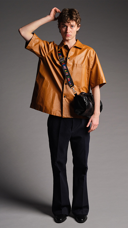 LOQI Weekender Artist Love Life Sac de voyage Taille M, noir métallisé, en matériaux recyclés