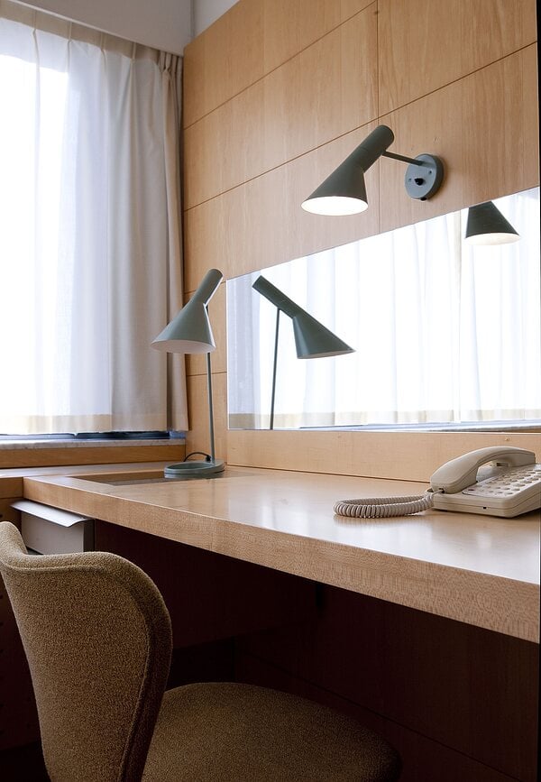 AJ Lampe de Table, vert sourd