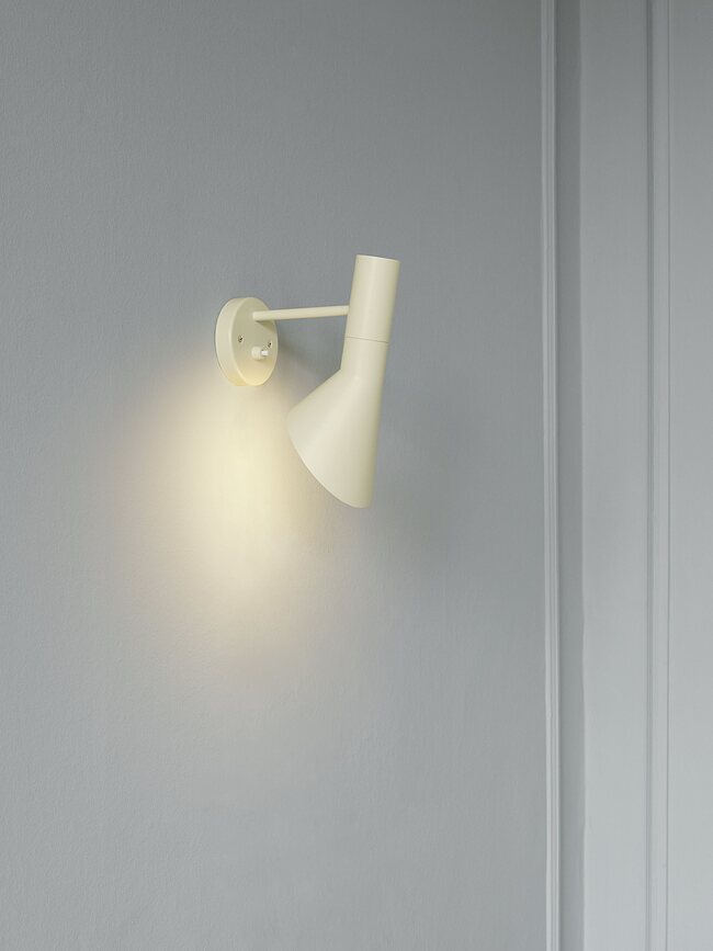 AJ Stenska svetilka s stikalom, za direktno montažo, prašno zelena