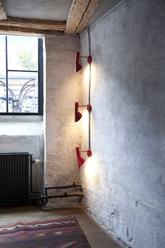 AJ Zidna Svjetiljka s prekidačem zagasita zelena bez vidljivog kabela