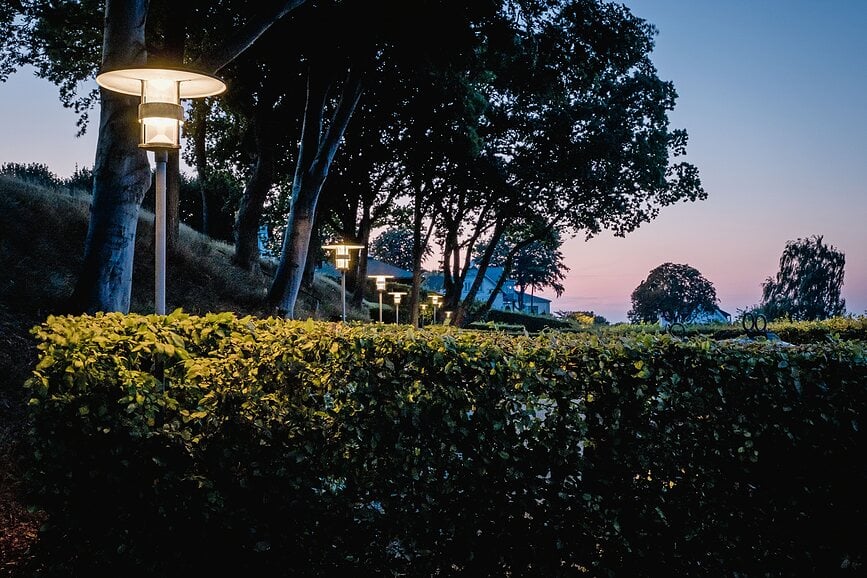 Albertslund Lampa vrtna s Dali upravljanjem 4000K tamnosiva