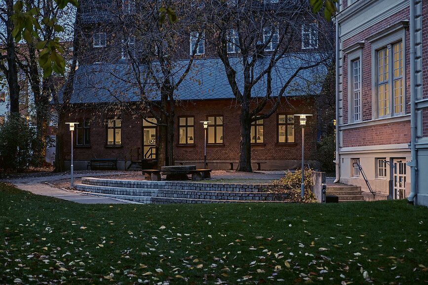 Albertslund Vrtna svetilka z Dali krmiljenjem, 4000K, temno siva