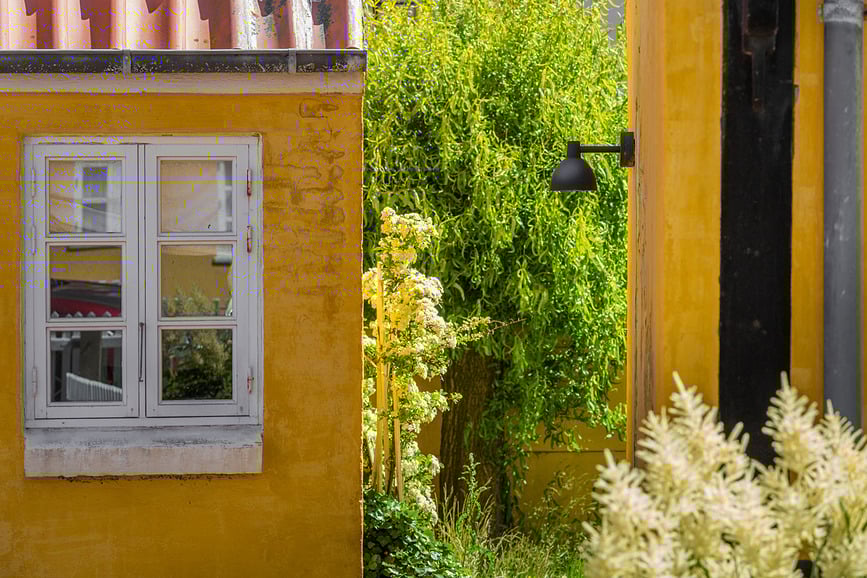 Aplique LED Toldbod, 29 cm, 4000K, negro, para exterior, con control Dali