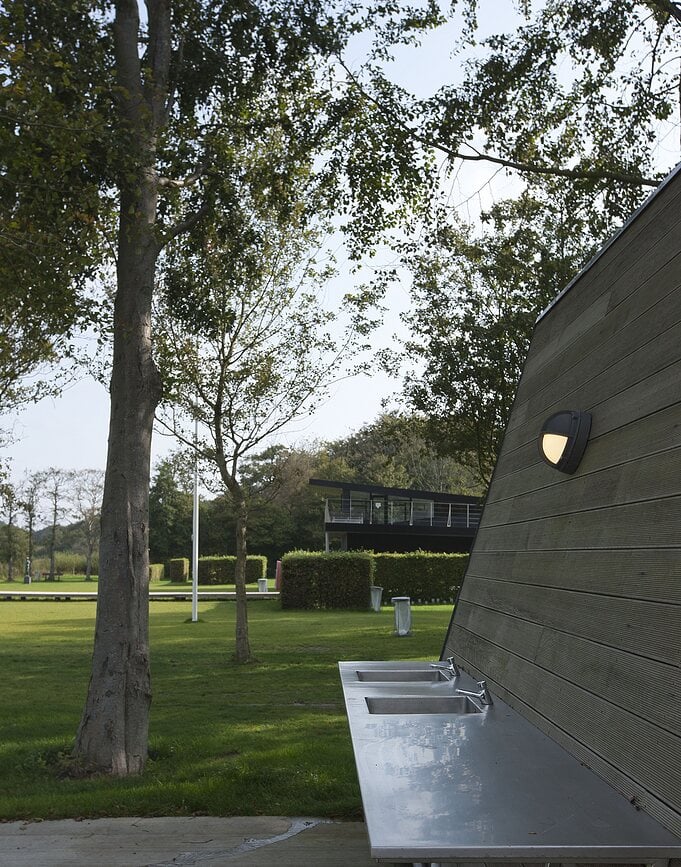 Aplique de Pared LED Skot Half, 3000K, difusor opal, marco antracita