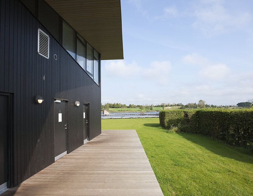 Aplique de Pared LED Skot Half, 3000K, difusor opal, marco antracita