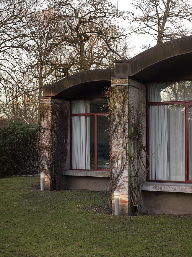 Bysted Vrtna svetilka L, LED 2700K, rjava, s talnim klinom, brez adapterja