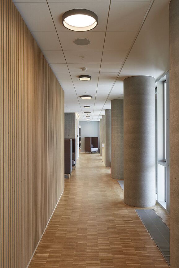 Circle Plafon poluugradni LED 26,7 cm bijeli