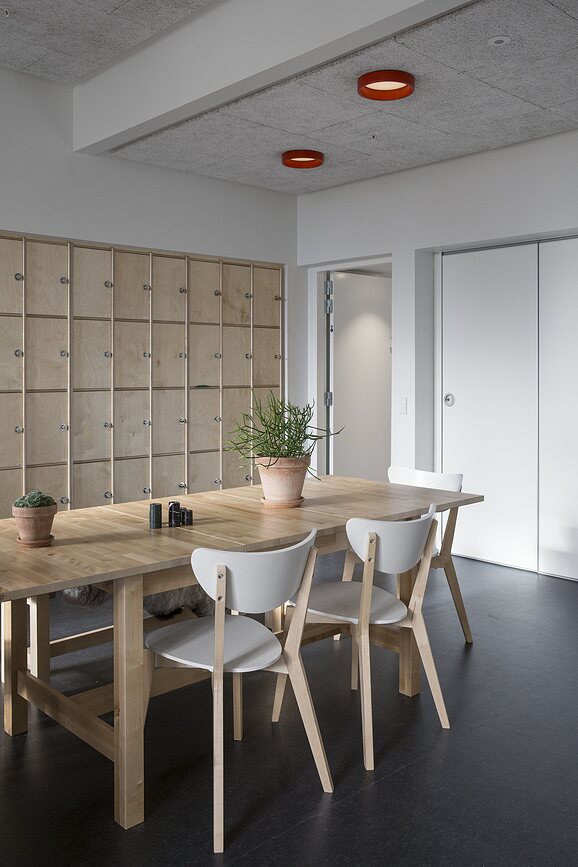 Circle Surface Plafonjera LED 26,7 cm prozirna bijela