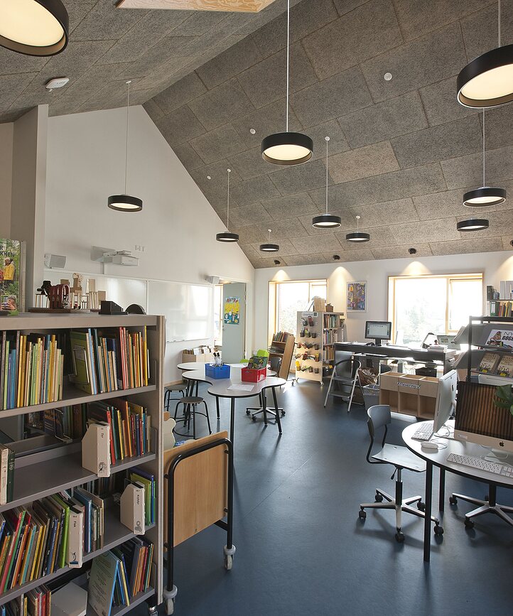 Circle Suspended Svetilka viseča LED, 26,7 cm, prozorna bela