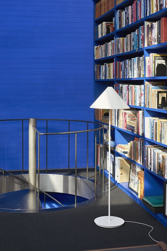 Keglen Φωτιστικό Δαπέδου LED D2W, 2700-2000K, λευκό