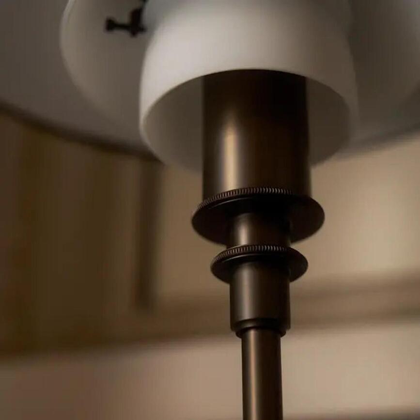 Lampe de table PH Academy, argentée