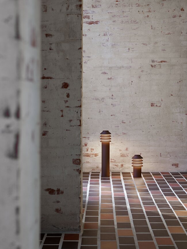 Lámpara de Jardín LED Bysted S, 4000K, gris, con soporte de base y adaptador