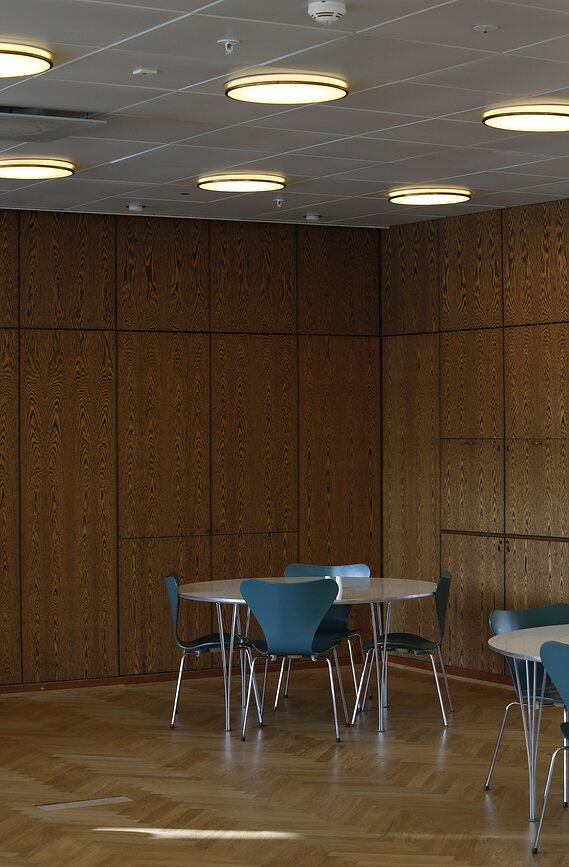 Munkegaard Plafonnier LED, dimmable Dali, 3000K, 52,5 cm, laiton