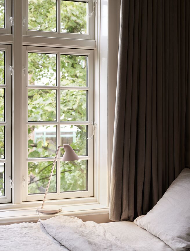 NJP Mini Lampe de Bureau LED, 2700 K, rose clair