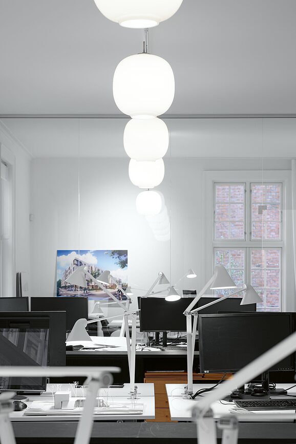 NJP Stolna Lampa LED 2700 K s pričvršćivanjem za ploču stola bijela 40 cm