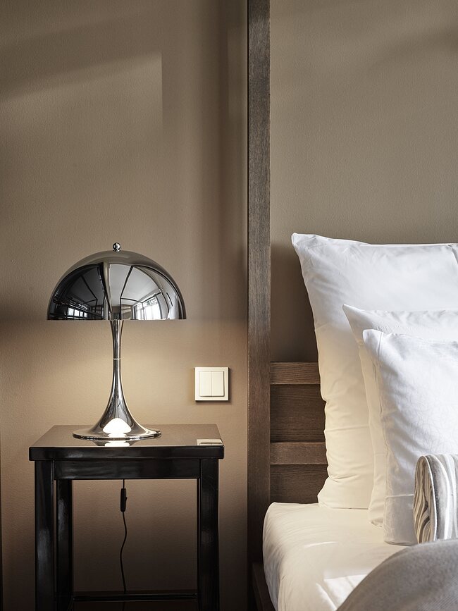 Panthella Stolna lampa 320 bijela