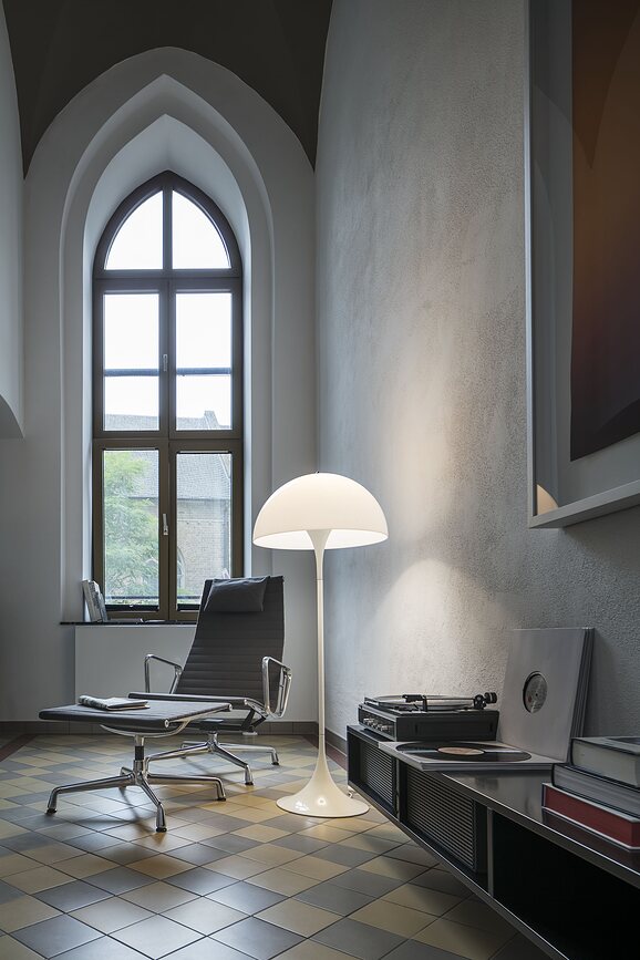 Panthella Podna Lampa bijela