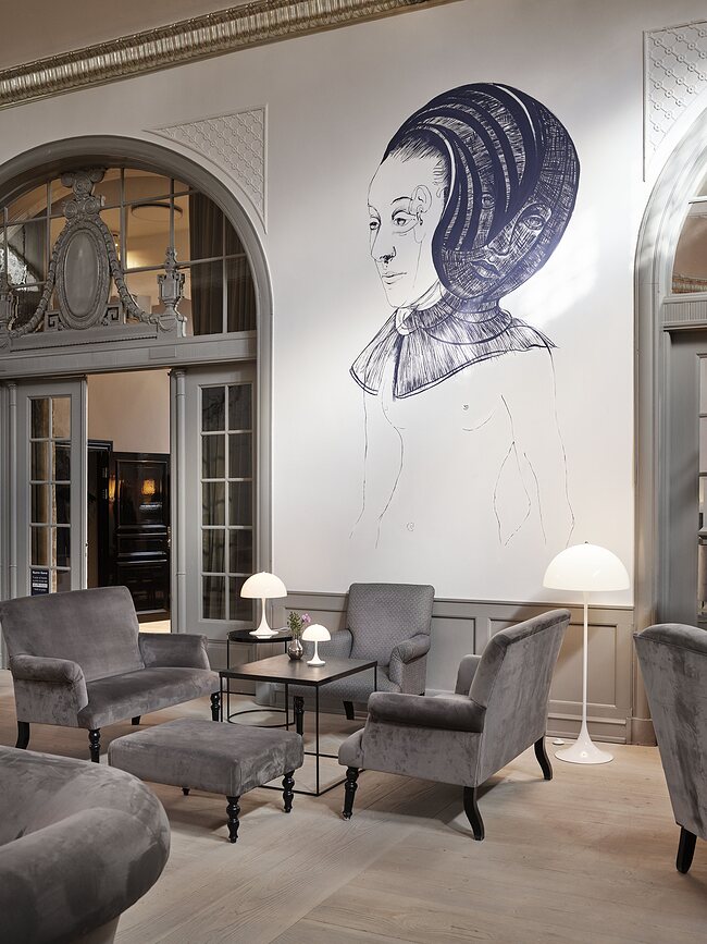 Panthella Stoječa svetilka, bela