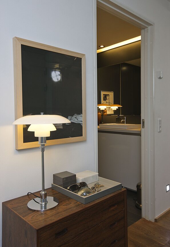 PH Namizna svetilka s steklenim senčnikom, 33 cm, medenina