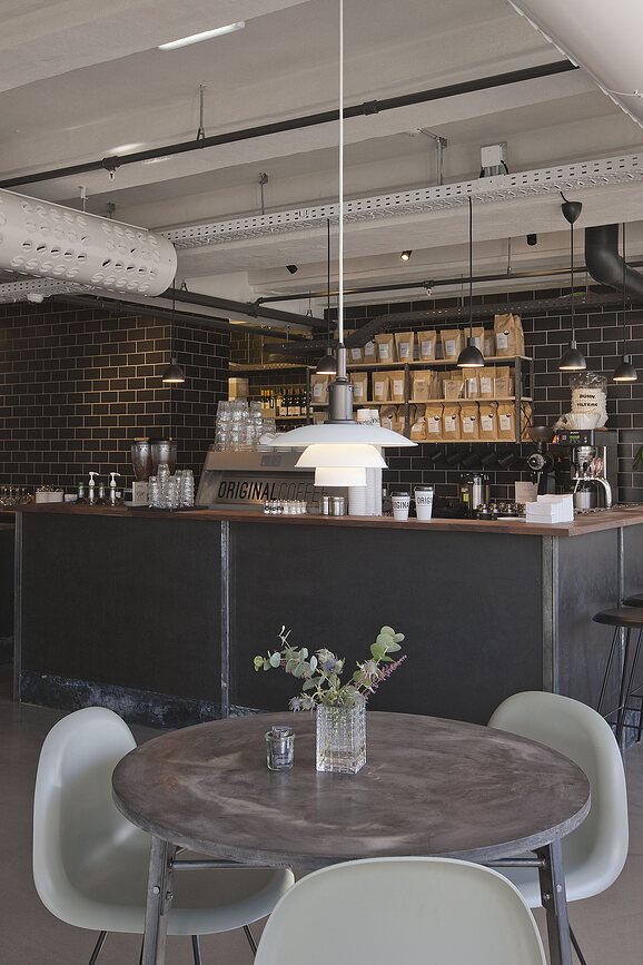 PH Viseča svetilka s steklenim senčnikom, 33 cm, krom