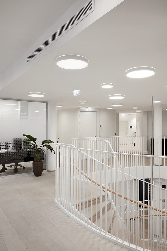 LED Plafon tanak okrugli poluugradbeni 68 cm 4000K bijeli s opal difuzorom DALI upravljanje