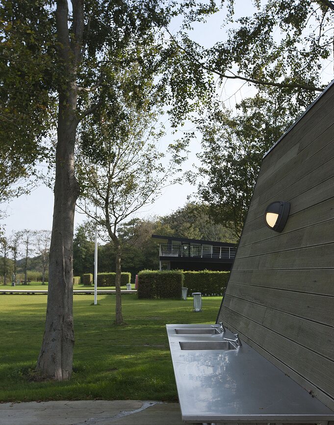 Skot Half Applique Murale LED, 3000K, diffuseur opale, cadre anthracite