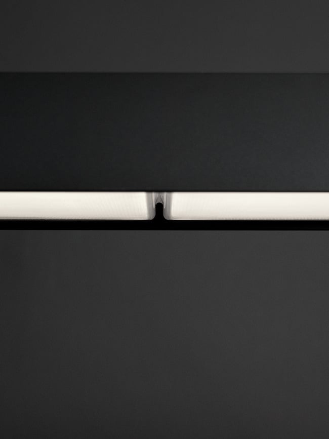 Slim Box Suspended LED KA HO Suspension, avec diffuseur microprismatique, contrôle Bluetooth, blanche