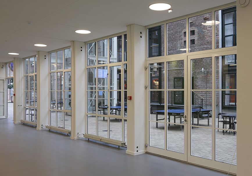 Circle Vgradni LED plafon, 26,7 cm, bel