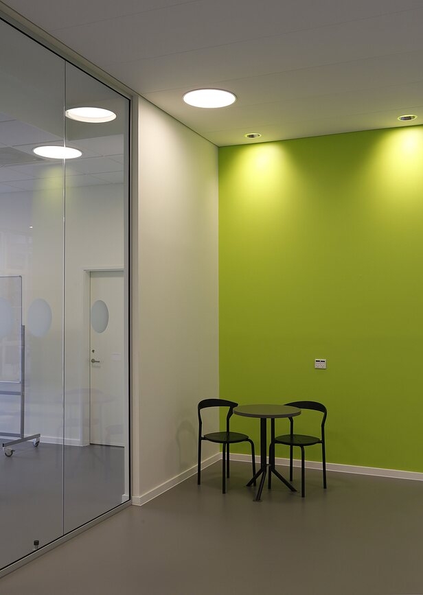 Circle Vgradni LED plafon, 26,7 cm, bel