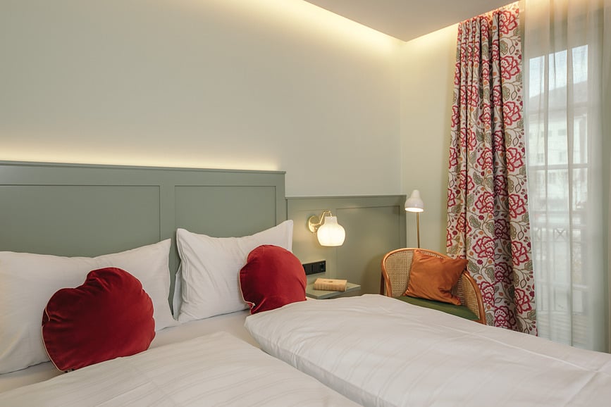 VL 38 Lampa podna LED 2700K bijela