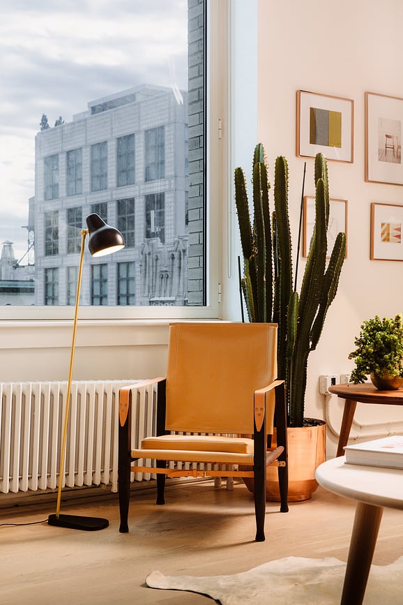 VL 38 Lampa podna LED 2700K bijela