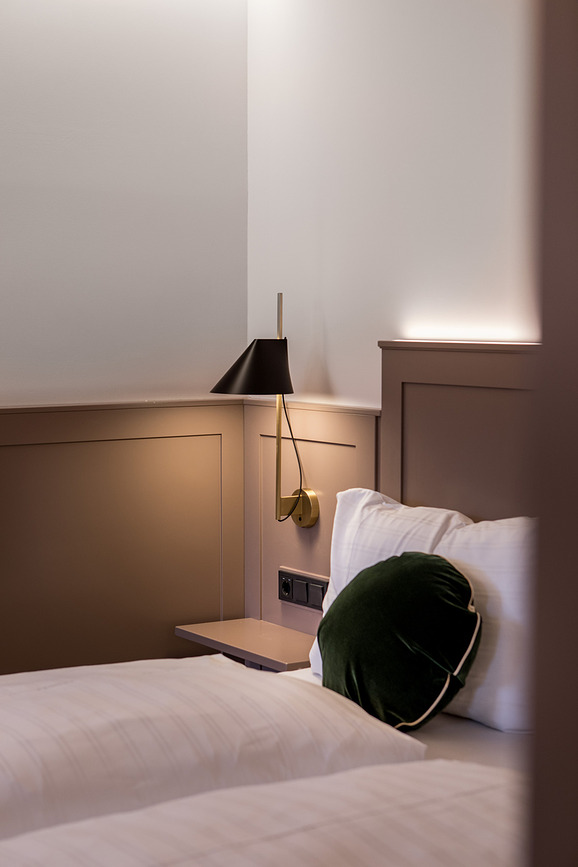 Yuh Applique murale LED, 2700K, blanche, laiton