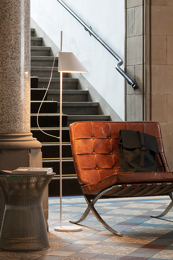 Yuh Lampadaire LED, 2700K, blanc, laiton